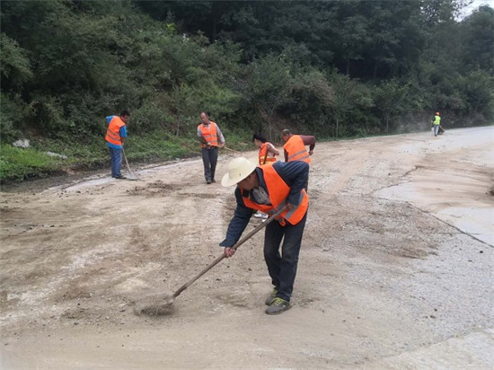 2路面淤泥清理.jpg