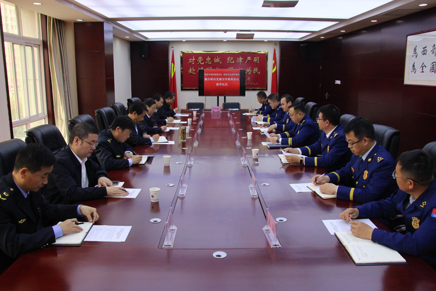 1681986402930829.jpg 签字仪式.jpg