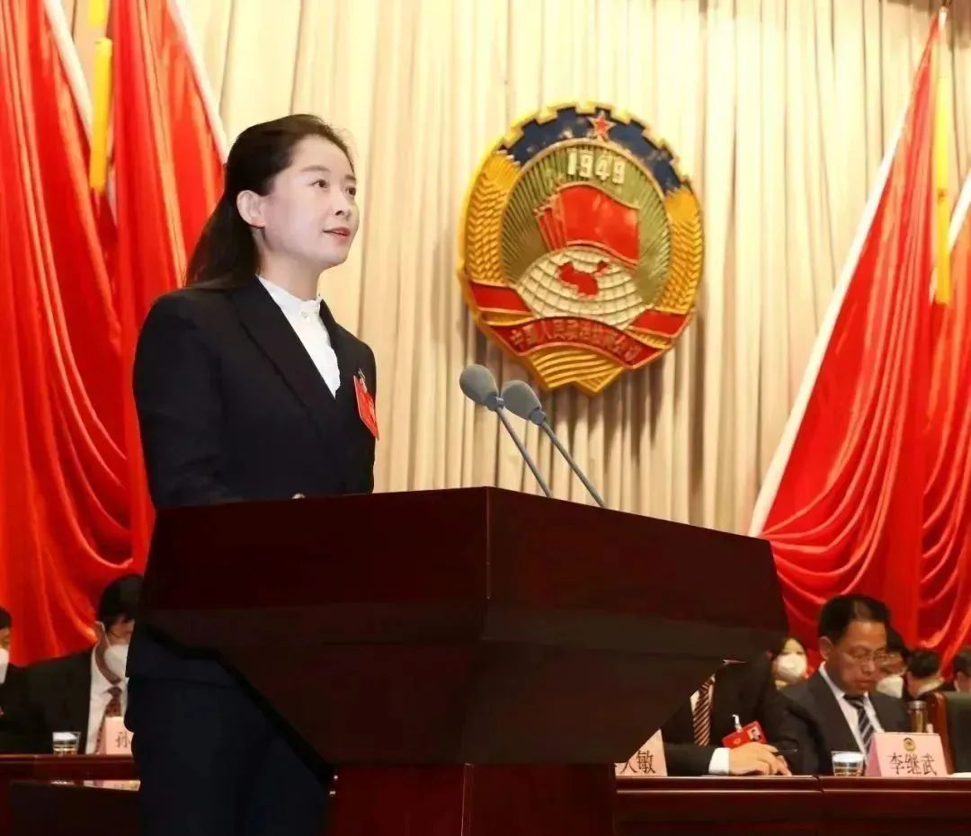 1675383424316724.jpg 李曼.jpg